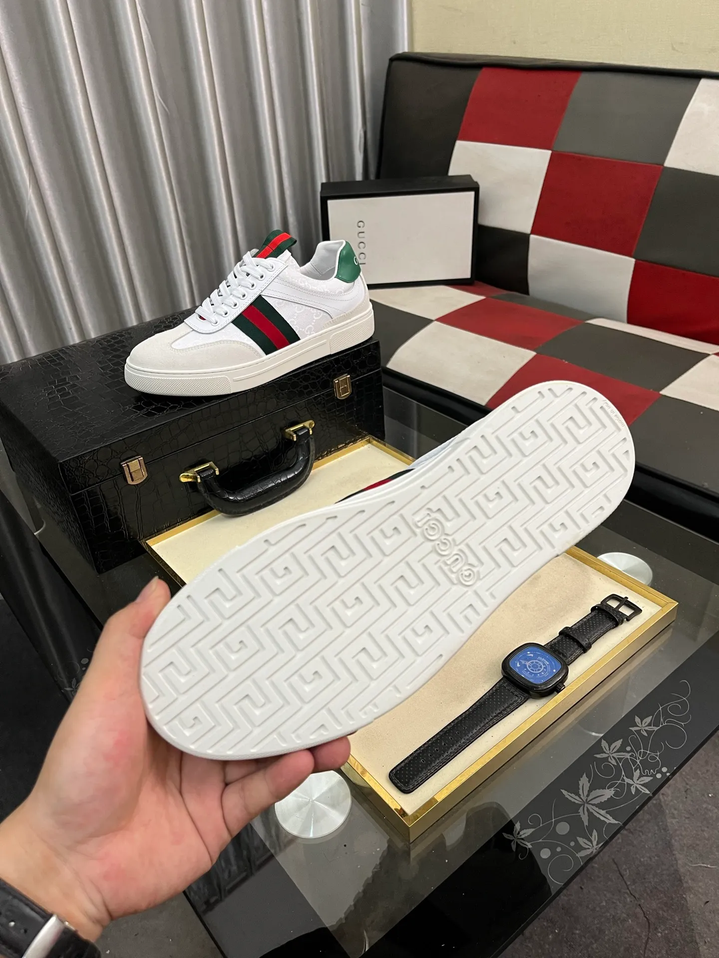 Men's Men's Shoes 💰440 ⌚️⌚️[GUCCI] Gucci men's casual shoes are absolutely popular 🔥The ultimate matching item for trendy men! The charm of super texture is irresistible, the main recommendation, the flower leather color is bright! The upper is made of high-quality brand printed fabric with cowhide, breathable leather lining and wear-resistant rubber sole, noble and elegant! Extremely comfortable🎁🎁You can be as handsome as you want💪 Available in sizes 38-44 and 5️⃣colors